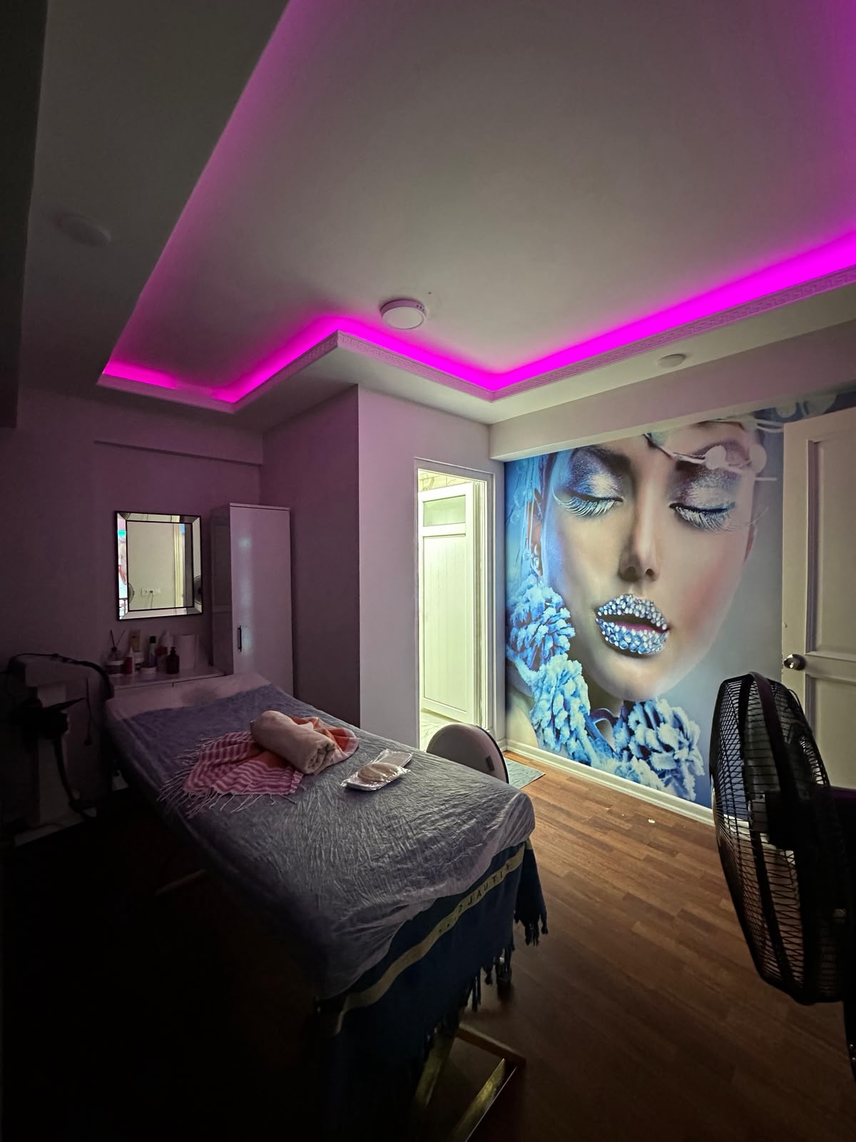 Neva Spa terapi odası ve dinlenme alanı
